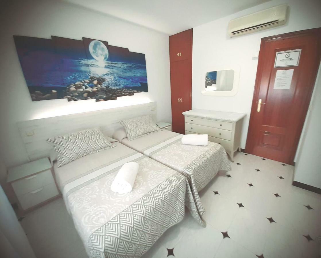 Hostal Kokkola ฟูเอนฮิโรลา ภายนอก รูปภาพ