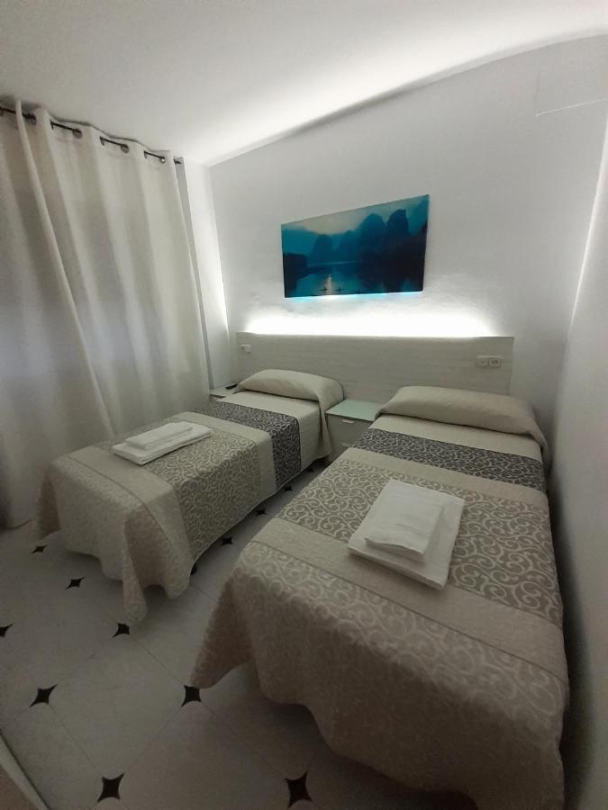 Hostal Kokkola ฟูเอนฮิโรลา ภายนอก รูปภาพ
