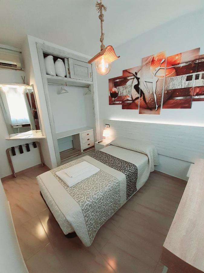 Hostal Kokkola ฟูเอนฮิโรลา ภายนอก รูปภาพ