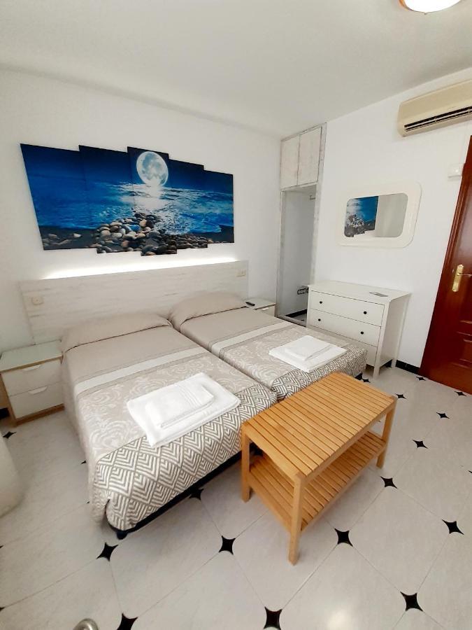 Hostal Kokkola ฟูเอนฮิโรลา ภายนอก รูปภาพ